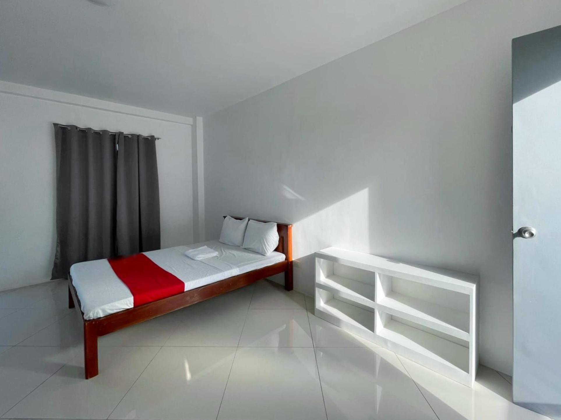 Hôtel Oyo 778 Fat J Apartelle à Cebu Extérieur photo